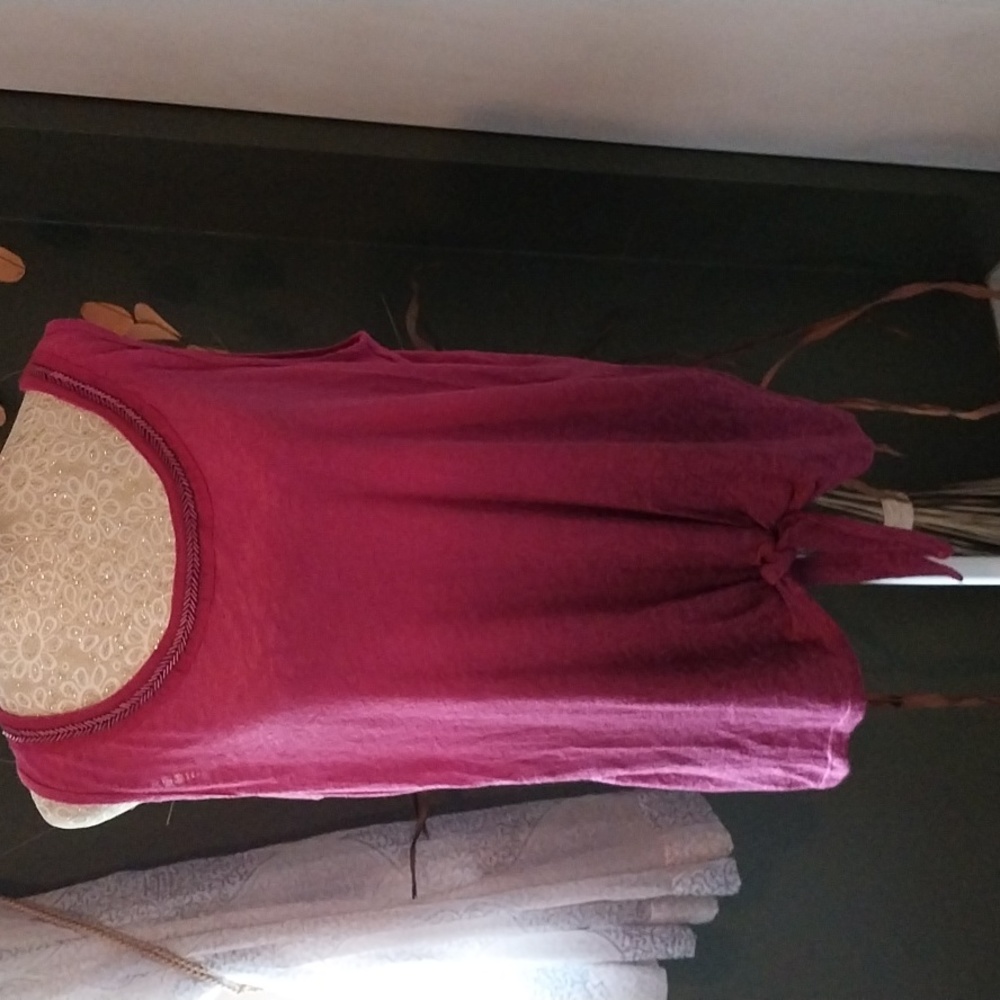 Juicy Couture fuschia tie front tank top. Size Xlg
